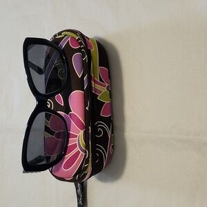 Women's Vera Bradley Sunglasses W/Quilted Case Like New